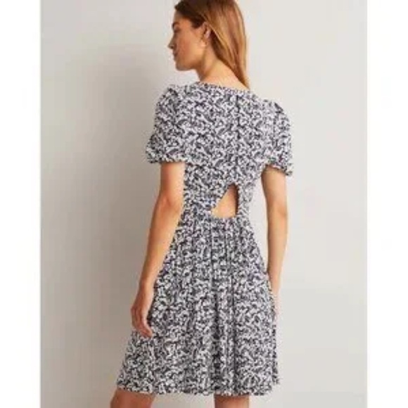 BODEN Back Detail Jersey Puff Sleeve Mini Dress Navy White Floral V-Neck NWT 4 - Picture 3 of 3
